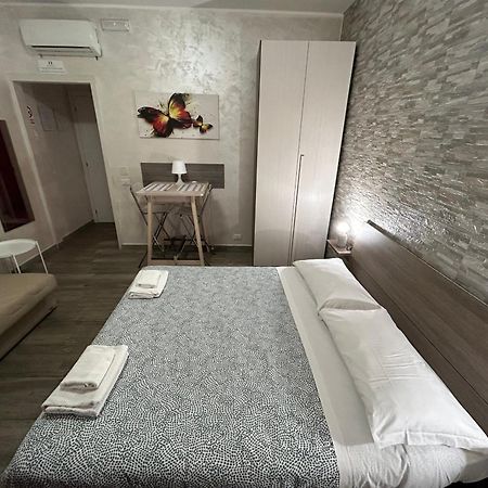 Guest House Il Faraone Fiumicino Exterior photo